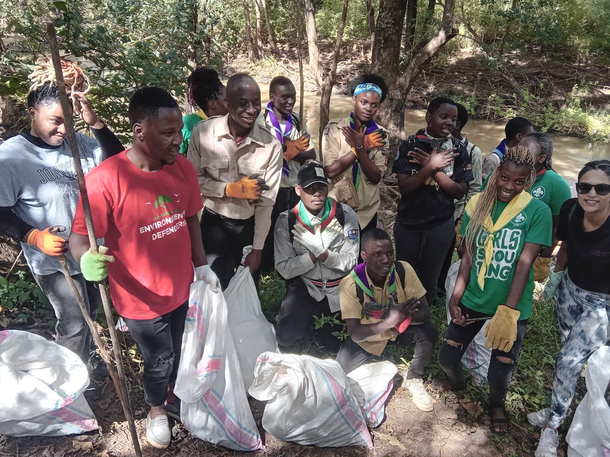 WeCleanWeGreen's tweet photo. We are protecting #rivers, #lakes & #Oceans from #Plasticpollution π²πΌ
We need more equipment
#INC2 @UNEP #PlasticsTreaty #BreakFreeFromPlastic #BeatPlasticPollution #PlasticsINC
@PlasticImpact
#Savetheoceans
#BlueThread
#Oceanconservation
@now_ocean
@GAIAUS_CAN
@BlueActionFund https://t.co/x4tajZNupA