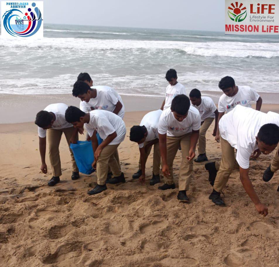 NCCDteOdisha's tweet photo. #NationalCadetCorps
Puneet Sagar Abhiyan under Mission LiFE across Odisha.
@GovernorOdisha 
@Naveen_Odisha
@HQ_DG_NCC
@DHE_Odisha https://t.co/OAPPJH6MR4