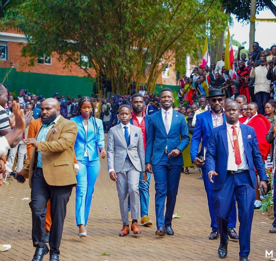 SeraTheActivist's tweet photo. Like I always say, we don't need 350m for clothes to look smart 🔥🔥📌📌 https://t.co/EUOZcrk439