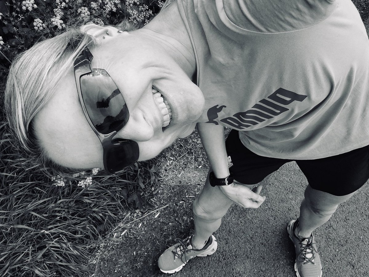 bmrees's tweet photo. Peek a boo 🙈 seven sunny trail miles, boooootiful #running #pembrokeshiretrails #sunnysaturday #getupgetout 🏃‍♀️ https://t.co/f0GF2FZi3P