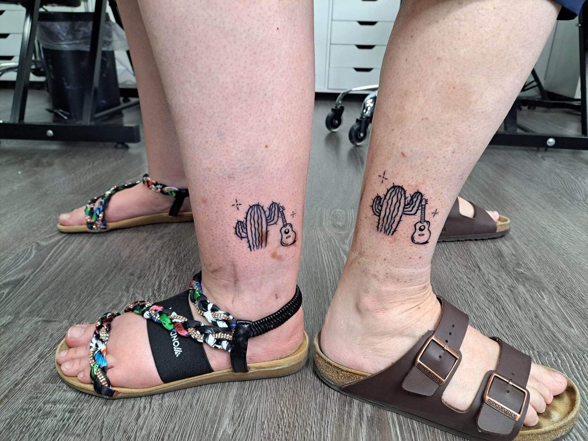 Kerry and i got matching tattoos to honor meeting each other for the first time for my first Matchbox 20 concert and meeting Matthew Thornton