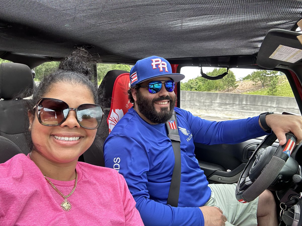 rcv_sc's tweet photo. Charleston bound in the @Jeep. We’re going to see @davematthewsbnd in #concert for their Walk Around The Moon 🎶 tour at @CreditOneStad in @danielisland‼️ A perfect 11 year anniversary gift 😁 https://t.co/49JmQMdYVm
