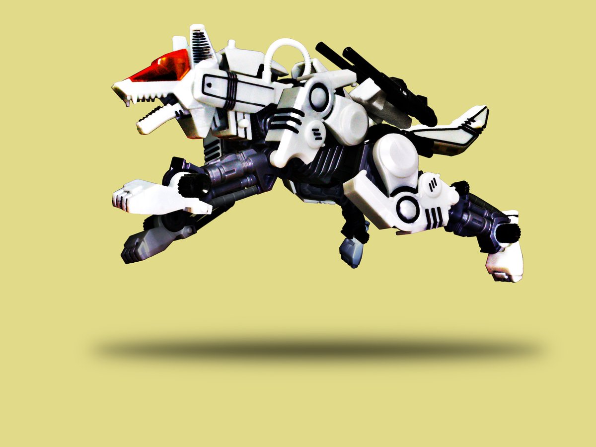 masouryu's tweet image. 早速。元のキットの足に伸びている弛んだケーブルは、コラージュで全て真っ直ぐなものに変えてある。弛んでいたら腹ばいもできないぞと考えたから。足すのも引くのも難しそうなゾイドだと思っていたが、じっくり考えてみれば疑問は結構出てくる。
#コマンドウルフ
#commandwolf