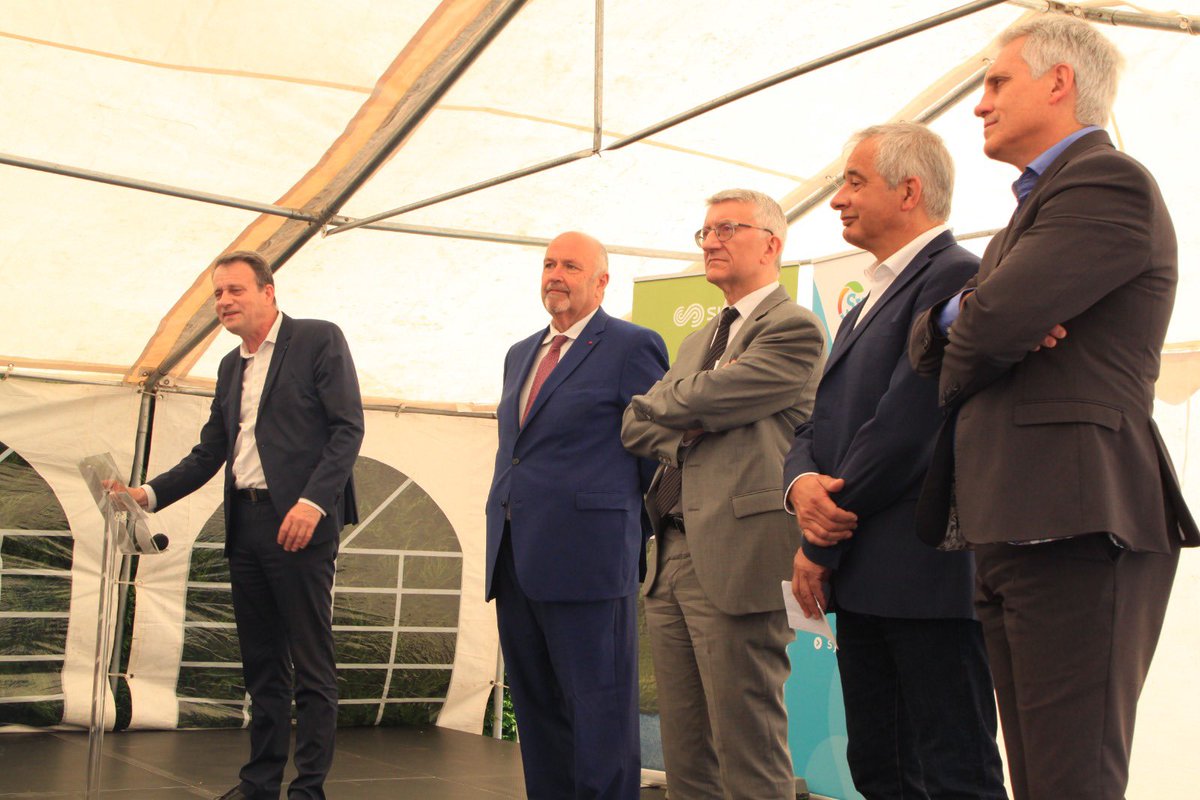 paz_olivier's tweet photo. Le #Syvedac célèbre les 50 ans de l’UVE de Colombelles exploitée par @suez . Merci au @Prefet14 , @CorinneFeret , @SoniadlpCaen @HdeLaBatie , @joelbruneau , @MarcPottier , @BousseauA pour leur présence. Au Syvedac, depuis 50 ans, nous prenons de l’avance sur l’avenir. https://t.co/3DAI7j5mwy