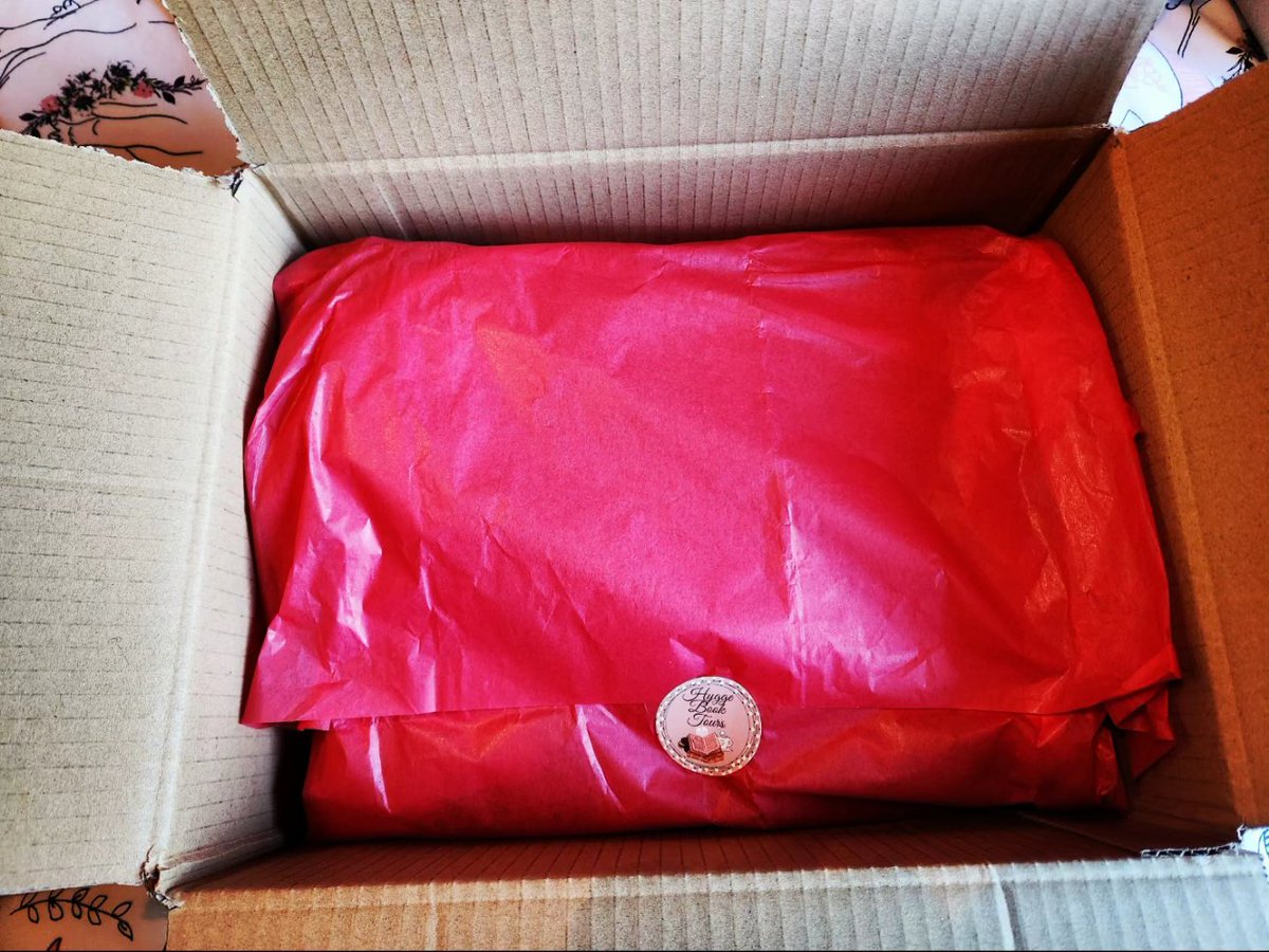 hyggebooktours's tweet photo. 📣THE SECRET IS OUT!!📣
Introducing Hygge Book Boxes! 📦

A themed box, with a suprise book and some bookish/hygge goodies all chosen by me ❤️ https://t.co/A9QoVF9Dnv