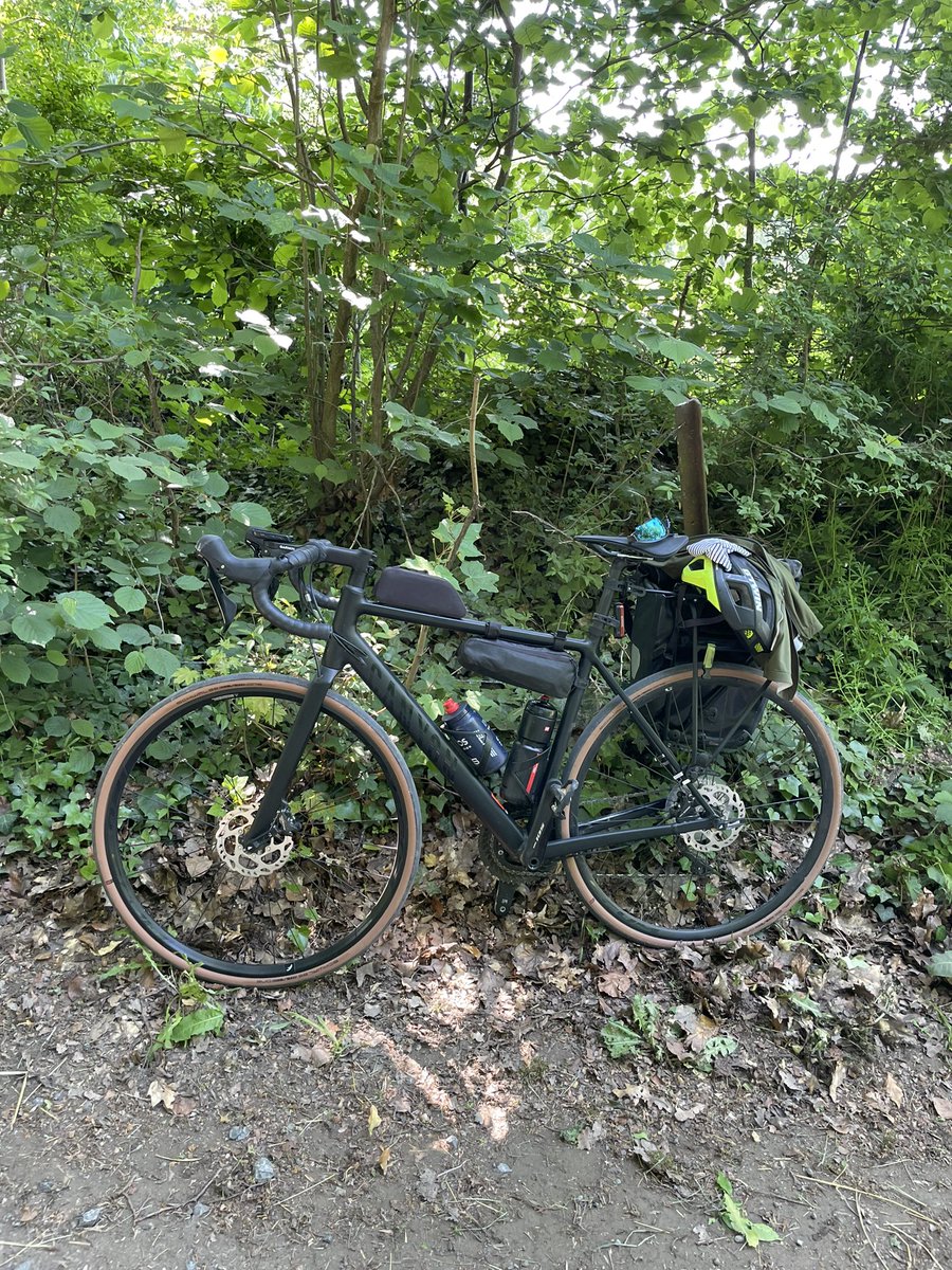 Happy #WorldBicycleDay 

On the road from Brussels 🇧🇪 to Konstanz 🇩🇪

There we go 🚴🚵