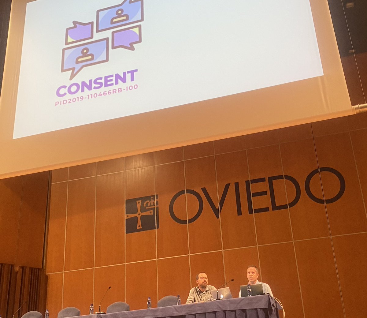 AsturiasAEBE's tweet photo. Hay evidencias que salvan vidas; las que presenta @harkaitz_z en la conferencia de clausura del #XICdAAsturias2023       con las conclusiones del proyecto “consent” son de las que nos mejoran y mejoran la sociedad.

@SaLeaCom @crearesearch 

@IgualdadGob @DGIAMujer https://t.co/dVKapXomKS