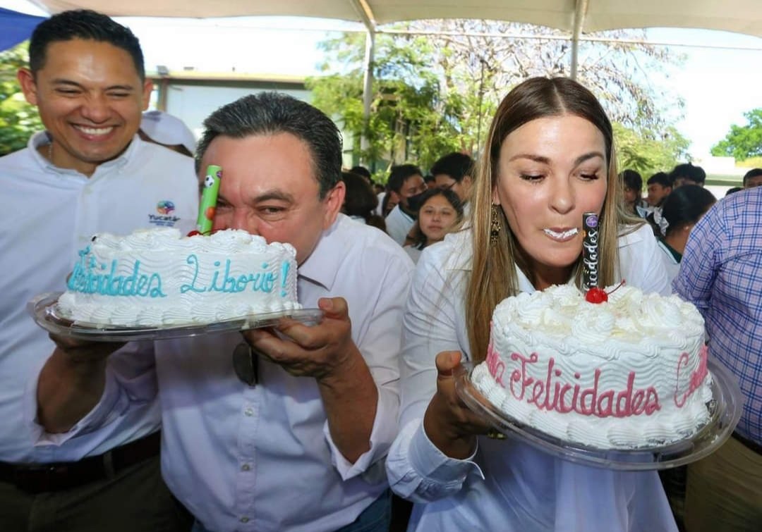 Por unanimidad, el Congreso de #Yucatán elevó a rango constitucional que en 2030 – y a partir de ahí cada 12 años– la entidad tenga gobernadora. Es una obligación legal la alternancia de género para la gubernatura local.
#IgualdadSustantiva #EquidadDeGénero #LeyCecilia