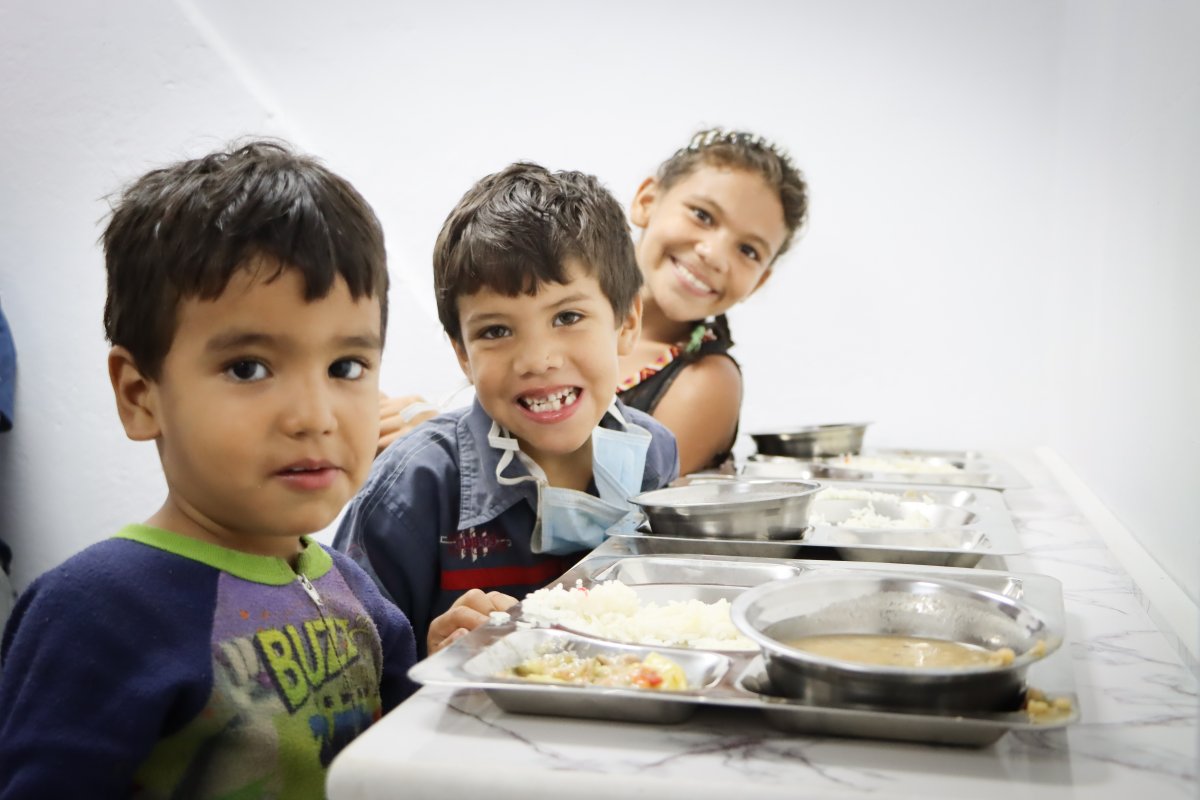 WorldVision's tweet photo. ☑️ More than 6.5 million people in #Venezuela suffer from #malnutrition.
☑️ 5 million suffer from #hunger, or chronic malnutrition.
✅ From Jan to Mar 2023, our #GlobalHungerResponse has provided 22.2k people with #foodsecurity & nutrition
Read: https://t.co/Yah4fRXeO3 https://t.co/2DJsLyfqu3