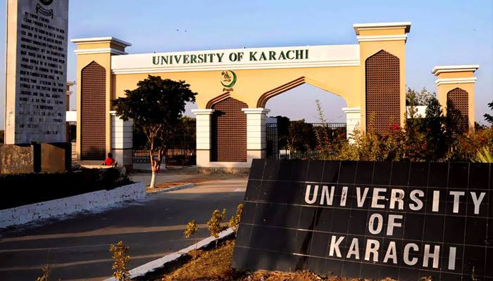 Karachi Ki Awaz ® On Twitter کالے شیشے والی گاڑی سے یونیورسٹی بس کی ٹکر، جامعہ کراچی کے طالب