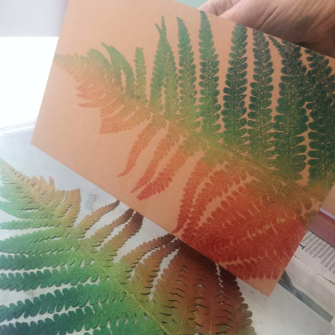 LynnBaileyPrint's tweet image. Experiments, trial and error continues. But most of all, it's been fun having a bit if productive playtime.
Would you be interested in a unique monoprinted notebook?
These are A5 unlined and I'll also do some A5 with lined pages.
Tell me what you think.
#printmaking #handprinted