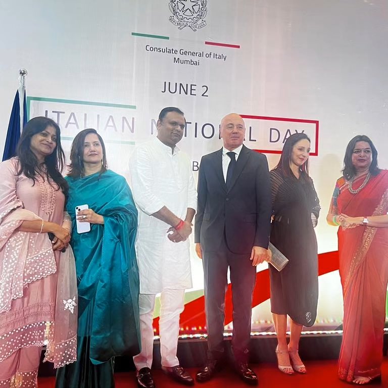 rahulnarwekar's tweet photo. Last night was a wonderful celebration of #NationalItalyDay with the Consul General of Italy, Alessandro De Masi, and Ms. Romina Romano in Mumbai. The event was a fantastic opportunity to strengthen #Indo_ItalianFriendship and build closer ties between our communities. https://t.co/lPZgxQXFMu