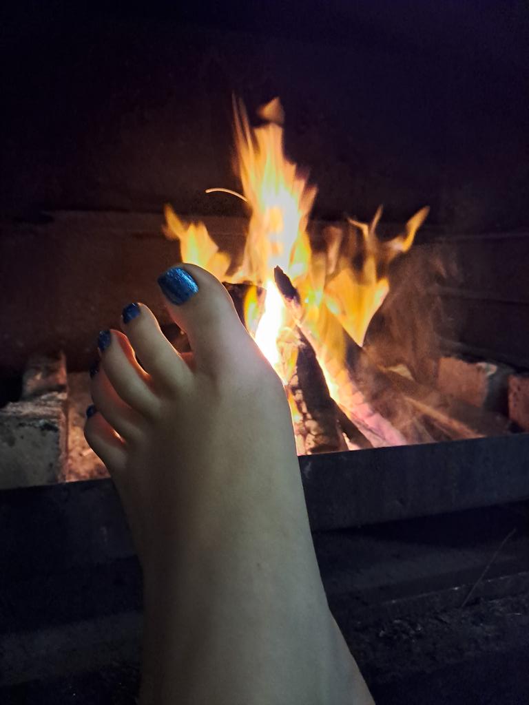 Sweetfeet296's tweet photo. Weekend vibes
#footfetich #feetpics #soles #toes #softsoles #Footmodel #Blonde #modelFootslave #findom #feetseller #onlyfans https://t.co/AbB26Iy7WR
