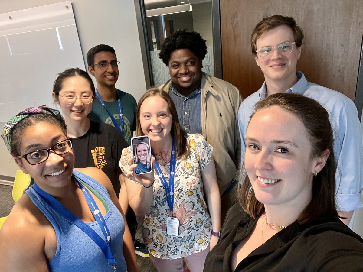 im_slu's tweet photo. 🎙️We are honored to have served this wonderful program of residents, under the leadership of @RaviNayakMD @DrBuckholdSLU @pvaidyan and many others! 💙 For that, we are forever grateful! 🙏🏼
Good luck to the new Chiefs! 🌟
— @MackSteckMD @YanChuMD Kelvin Pollard &amp; Heather Eschbach https://t.co/3Bog6TecVD