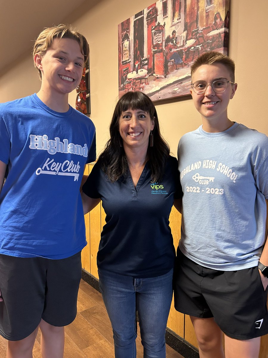 we_dontmakekeys's tweet photo. Our President and Vice President attend our local Kiwanis meeting to learn so much more about Kiwanis, along with being able to listen to the special guest speaker which was Meredith Howell! Meredith is the Director of Development (vips)!  Thank you Lisa for allowing us to attend https://t.co/FUuRS7t3k3