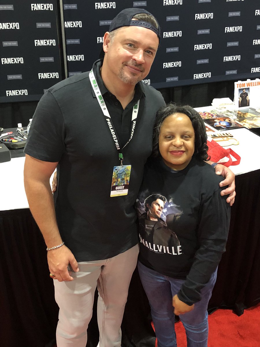 I am so grateful that I met #TomWelling at his autograph session. He saw my “Smallville” top and I read his lips saying he liked it. He signed “Thank you.” I loved doing the shake pose with him. #fanexpophiladphia
