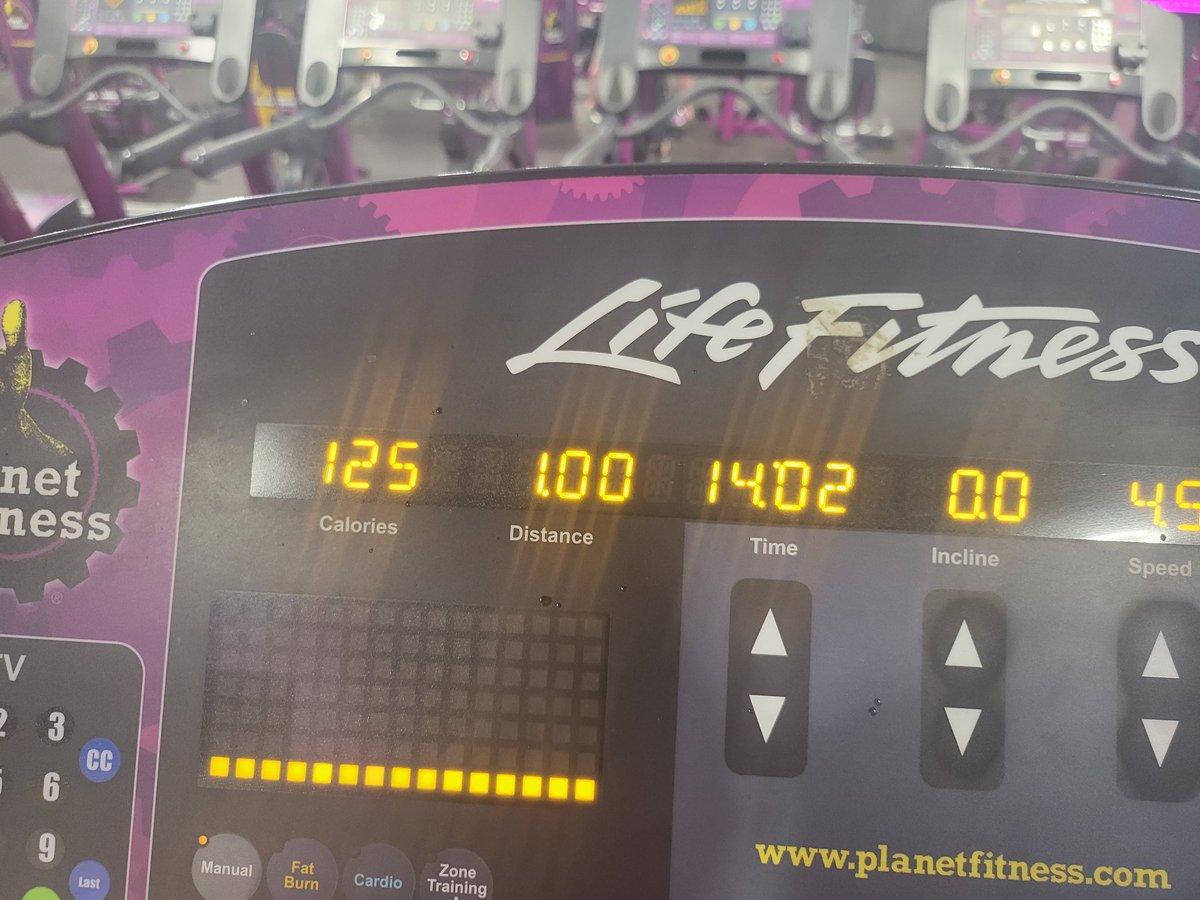 NinjaKitten18's tweet photo. I'm my own worst bully when working out I push myself to brink just to get my goal welp my goal was 15 min mile and I got 14 fuck yeah! https://t.co/kGUNBs7FlC