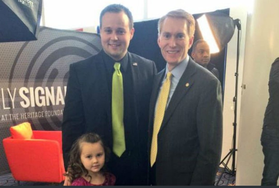 LesSummers5's tweet photo. 📣Oklahoma BEWARE‼️
@SenatorLankford
You are a disgusting &amp; sick human being‼️
#ShinyHappyPeople https://t.co/pS0pqcumh5