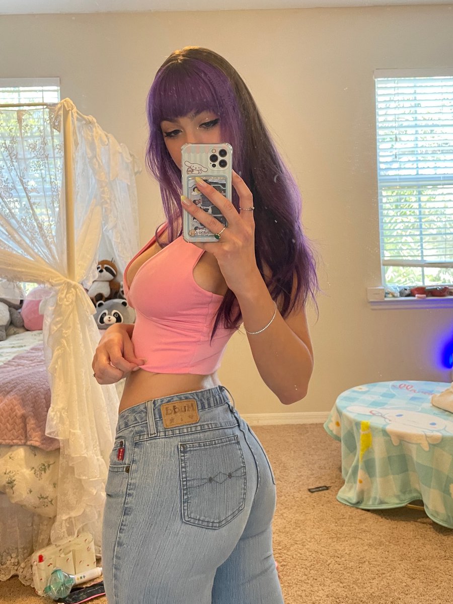 rows on Twitter "my ass or the ps5? ;p"