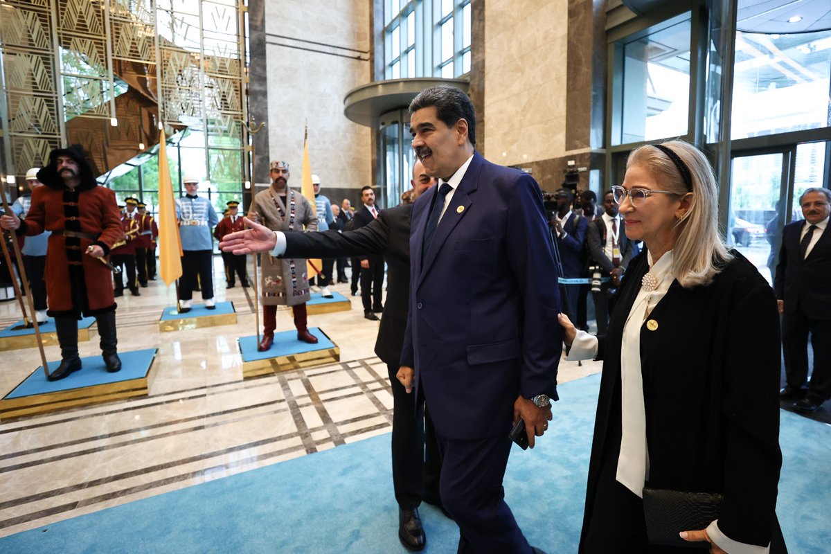 NicolasMaduro's tweet photo. El pueblo turco se prepara para la Toma de Posesión del Presidente Recep Tayyip Erdoğan. En nombre del pueblo de Venezuela, reafirmamos la profunda amistad entre nuestras naciones, siempre firmes con el compromiso de construir de manera conjunta un mundo multicéntrico y pluripolar.