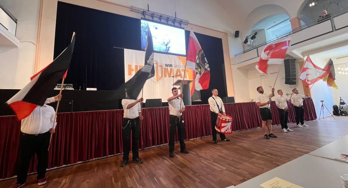 recherchenorth's tweet photo. Die neonazistische #NPD ist (zumindest was den Namen anbelangt) Geschichte. Auf dem heutigen Parteitag in Riesa (#Sachsen) wurde die Umbenennung in #DieHeimat beschlossen.
#GegendieHeimat https://t.co/9nAG8b2iSe