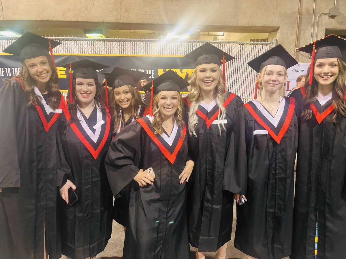 SalComp's tweet photo. They are ready parents! Are you? #salgrad2023 #backstageviews https://t.co/ZARgsbXhmV