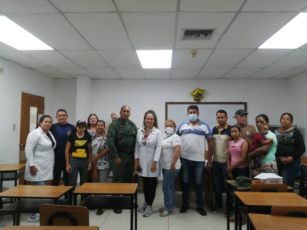 AMB_FRANCISCORL's tweet photo. Cumpliendo Lineamientos de Nuestro Presidente @NicolasMaduro y Nuestra Ministra @MagaGutierrezV y Presidenta del #IVSS. El Equipo MPSS, CDI y @AMB_FRANCISCORL. Todos Presentes en La Asamblea del ASIC García De Hevia #LaFría #Táchira @Somosivss @FreddyBernal #JuntosPorCadaLatido https://t.co/HqAR5znD7o