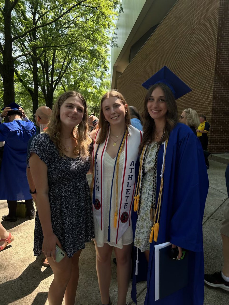 thecityhsvb's tweet photo. congrats to @AlexCityTitans class of 2023 and a special shout out to our AC volleyball seniors! https://t.co/l88E67CCzt