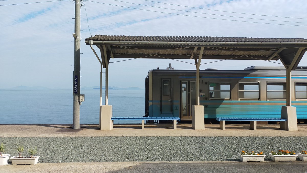 お迎えの電車が到着
やっぱキハが居てこその下灘駅だね