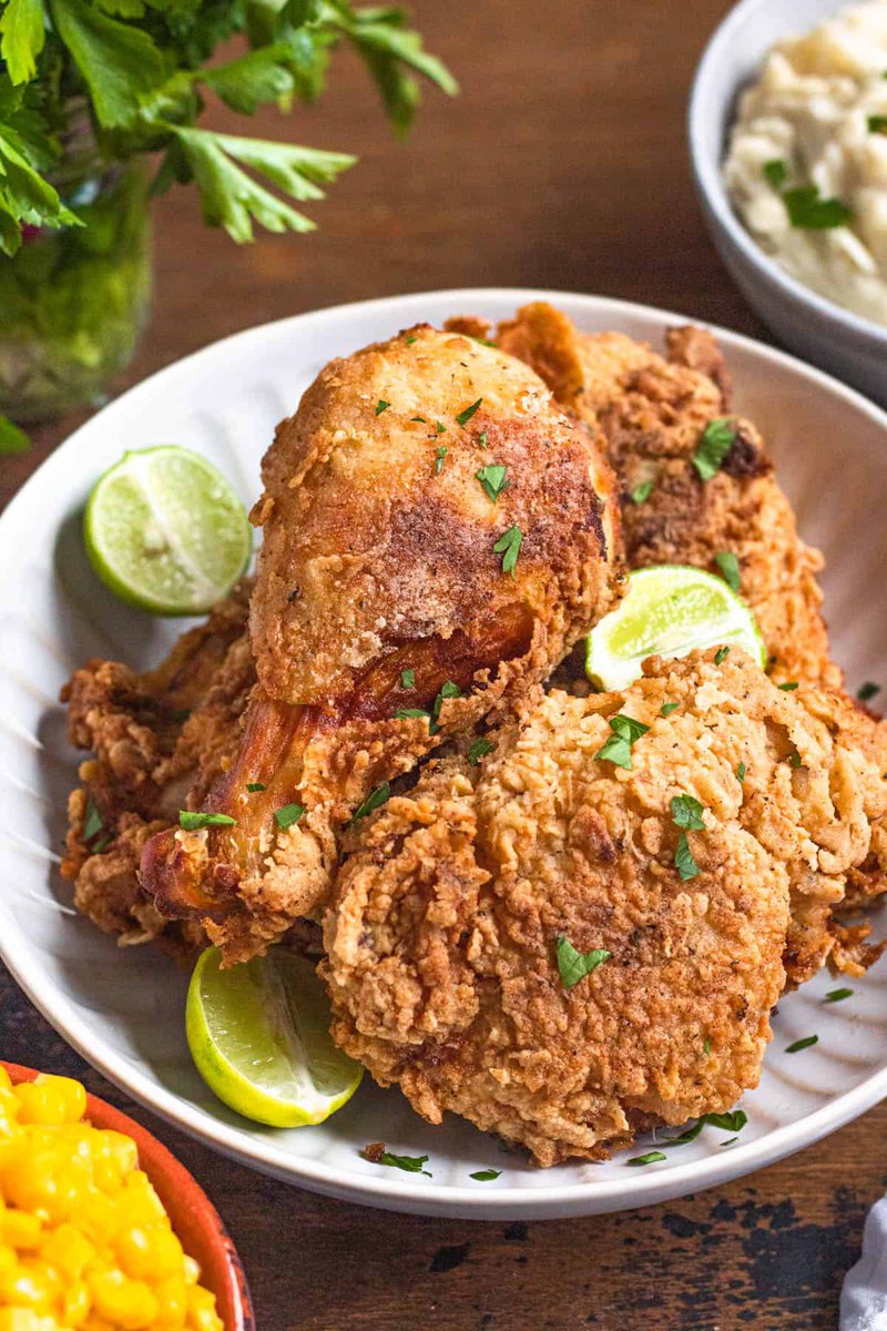 chandiceprobst's tweet image. Winner winner chicken dinner. This is the perfect weekend meal… gluten-free fried chicken! 🍗 thisvivaciouslife.com/gluten-free-fr…