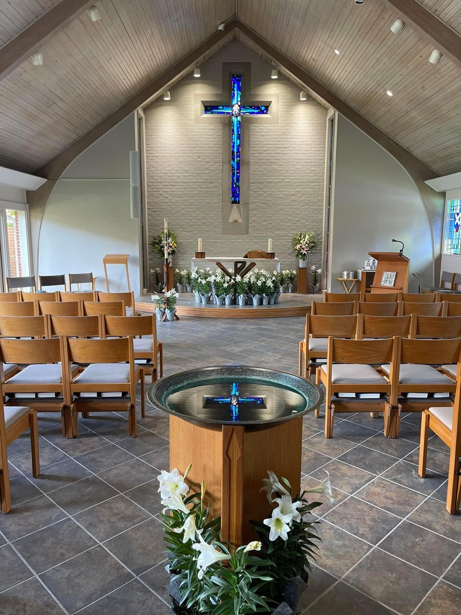 amjunek's tweet image. A thread for #Pride Month🧵: The church that sponsored me for ordained ministry was ravaged by the AIDS epidemic. The Episcopal Church of St. Thomas the Apostle quickly became a haven for the LGBTQ+ community in Dallas, TX for several reasons.