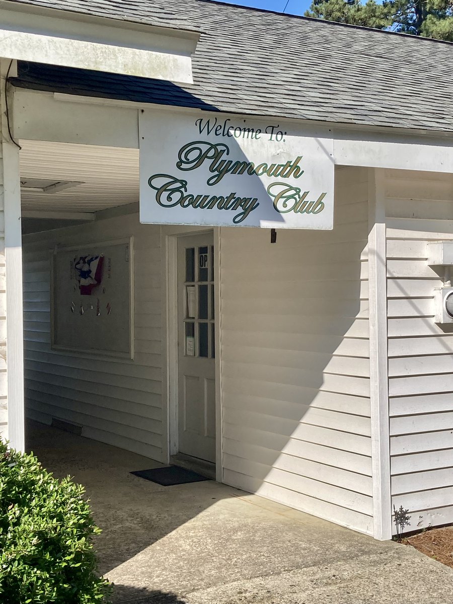 DesignOnPar's tweet photo. My quest to play all of NC's 9-hole courses brought me to Plymouth CC this morning. The website states that it was designed by William Flynn (!!) and built by Dick Wilson/Ellis Maples. Any Twitter #GCA historians ever research this property? #WilliamFlynn #DickWilson #EllisMaples https://t.co/fIAU1yaZnS