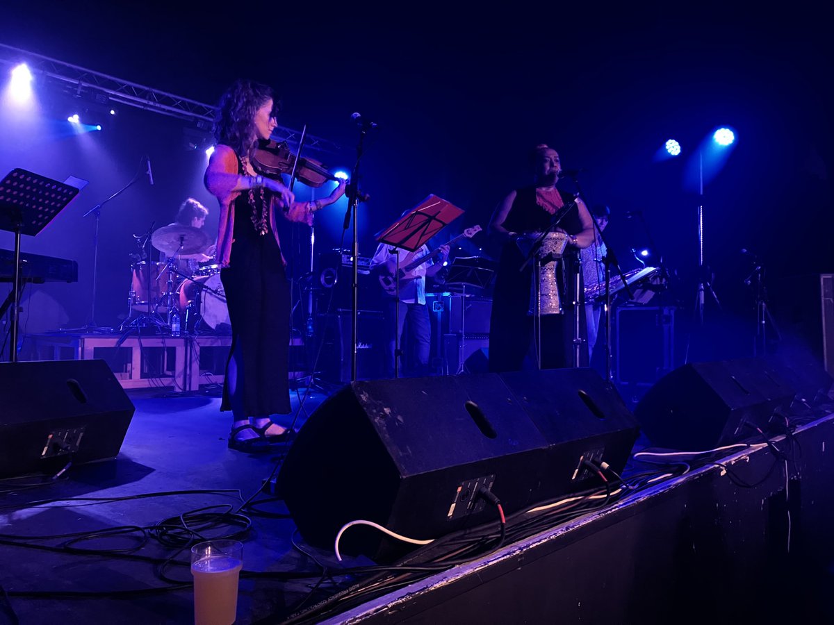 Wir wedi mwynhau set <a href="/OfficialRasha/">Rasha</a> heno yn <a href="/NeuaddOgwen/">Neuadd Ogwen</a> Am son chydig mwy nos Lun <a href="/BBCRadioCymru/">Radio Cymru</a> bbc.co.uk/programmes/b07…