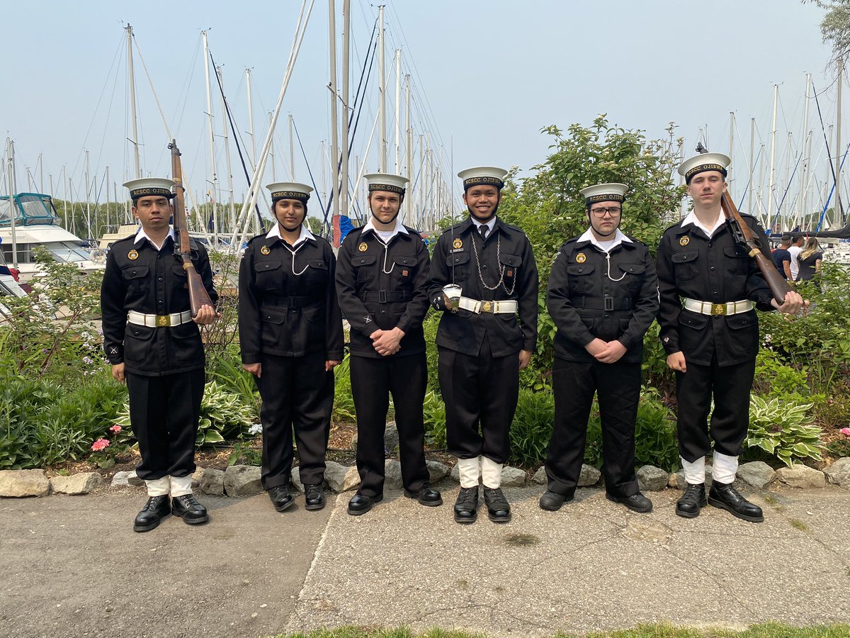 RCSCCOJIBWA's tweet photo. Another Successful Sail Past for Etobicoke Yacht Club! https://t.co/dhrCqzVfLC