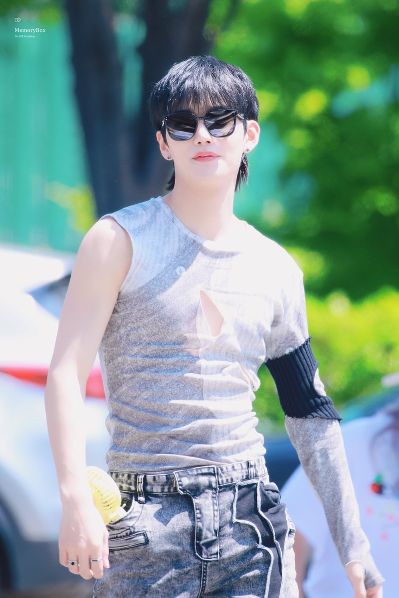 썬크림 꼬옥 바르세요...
  
230603 
#CIX #씨아이엑스 #승훈 #Seunghun #memory_always_love