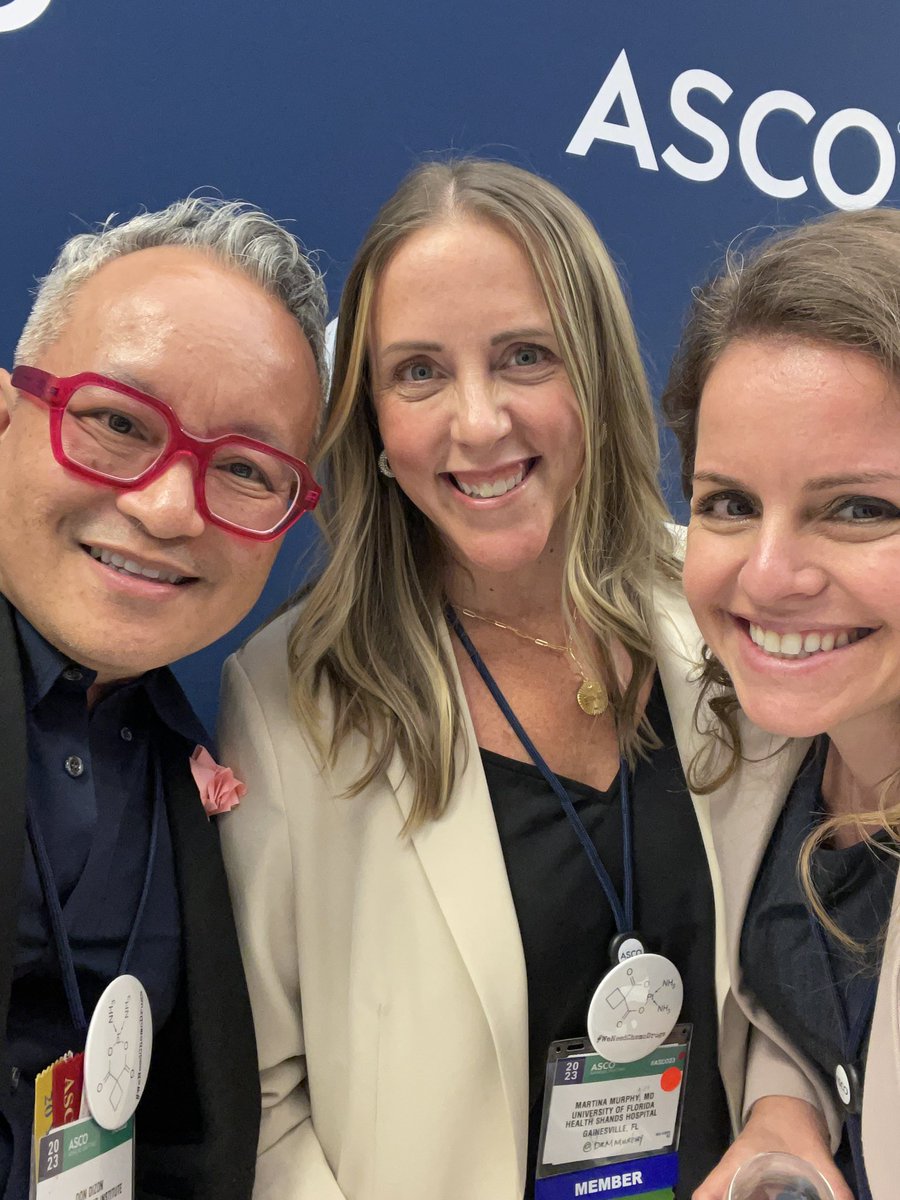 <a href="/COSMOCollab/">COSMO</a> at the <a href="/ASCO/">ASCO</a> TweetUp! @drdonsdizon <a href="/DrMMurphy/">Martina Murphy, MD</a> #ASCO23 #COSMOCollab