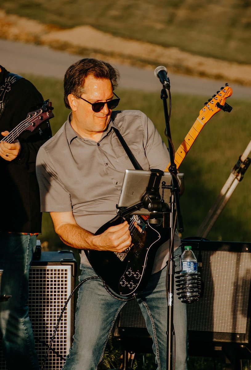 spincyclepgh's tweet photo. What a blast playing the Powell Reunion Party last weekend! Thanks to Dawn and Randy, Zach Mitrovich, for filling in on guitar, and a special thanks to Sorrells Photography (sorrellsphotographs@gmail.com) for the great photos! https://t.co/SuU7Z1RQYw
