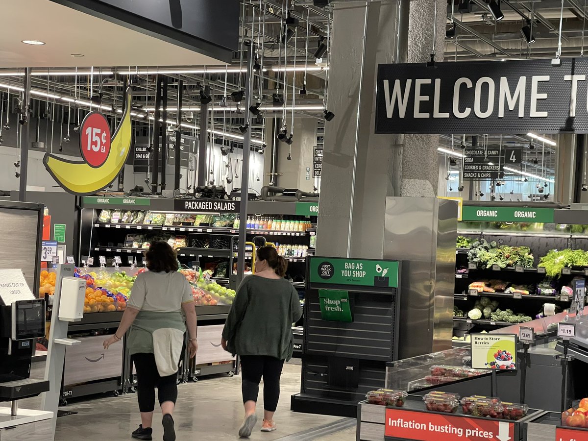 AmyWalkerKS's tweet photo. A first for all of us, a visit to @AmazonFresh!
DONβT TOUCH ANYTHING! We had to buy some gum just to try it out. #MyTourView @SToursofAmerica https://t.co/IfyjESqYe6