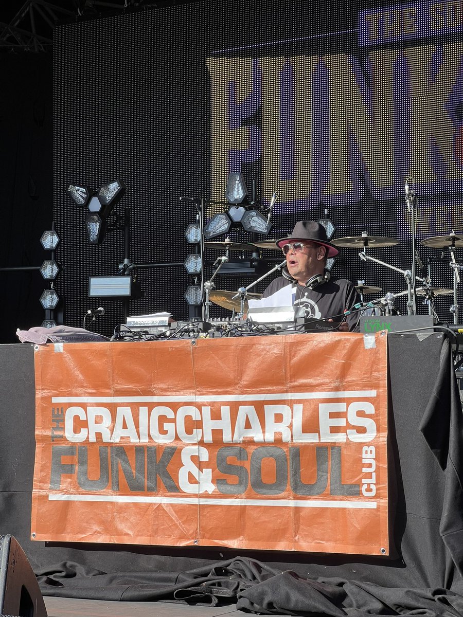 Rob Bartlett tweet media