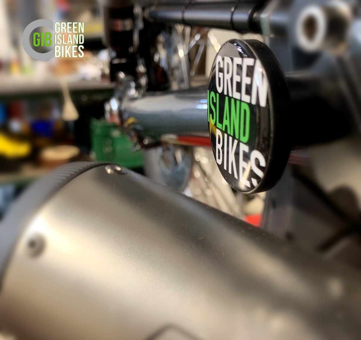 Ein spannendes Projekt befindet sich kurz vor der Fertigstellung.
Hier die ersten Eindrücke vom exklusiven Green Island Bike auf Basis einer Kawasaki Z 750 B Twin.
green-island-bikes.de
green-island-bikes.com