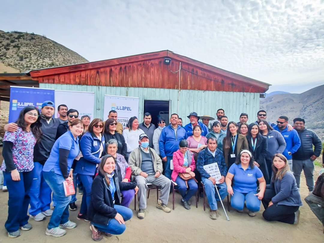 MUNI_ILLAPEL's tweet photo. Hasta #ElPiche la localidad más alejada de #Illapel hacia la cordillera llegó el alcalde @denis_cortes con el primer operativo de Salud y Social de este año 2023 en sectores rurales.
Los vecinos agradecieron que la muni llegara por primera vez con todos los servicios hasta ahí. https://t.co/I9ailNHJlx