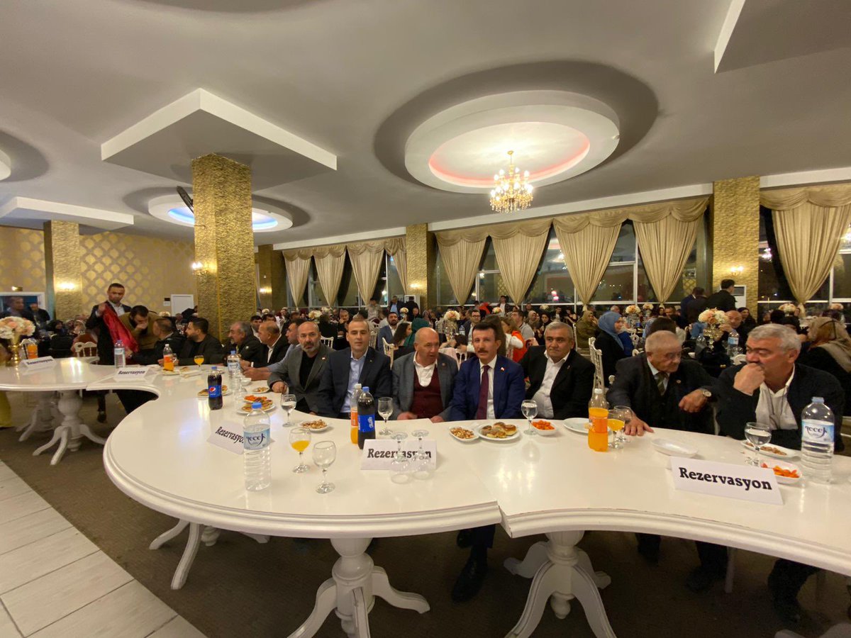 Fatih__Bildik's tweet photo. Belediye Başkanımız @asimbalci ve Yönetim Kurulu Üyelerimiz ile birlikte;

Başpınar Mahallesi Muhtarımız Muzaffer Kubaşık ’ın kıymetli evladı Tayfun &amp; Rabia kardeşlerimizin düğün merasimlerine katıldık.

Rabbim iki cihan saadeti versin..

#KalbimizAltındağ 

@akaltindag https://t.co/vw17IoVDkc