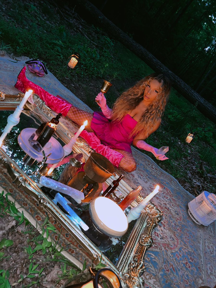 tanneradell's tweet image. Am I the only bitch séancing and makin potions in the woods anymore ? 
Wya 😗 #seeyouinchurch 6.9.23