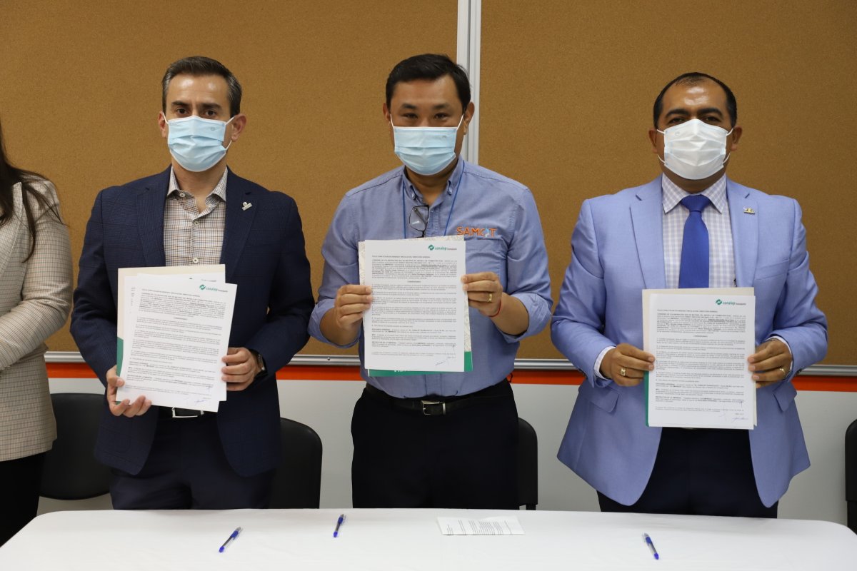 CoparmexZMLeon's tweet image. Agradecemos a SAMOT por sumarse al Programa Mexicano de #FormaciónDual al recibir a 6 estudiantes de la carrera de Mecatrónica del @conalepgto plantel Silao. Con estas acciones,  buscamos ser un puente para reducir la brecha entre el sector educativo y el empresarial.