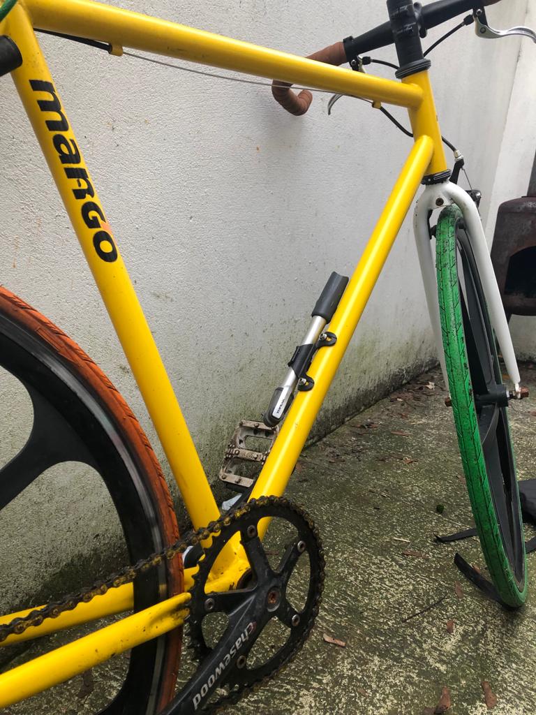 I left my bike in Botanic Park yesterday afternoon! It's obviously now gone!!! Can you please RT so i can find it? 
It's a yellow frame with distinctive coloured wheels....
If anyone sees it on any marketplace....please tell me

Thanks
