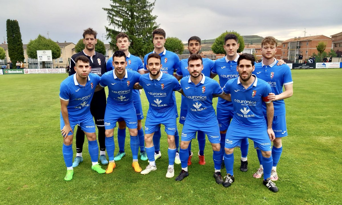cd_villaralbo's tweet photo. 🏁FINAL DEL PARTIDO

🔴BRI 1-2 VIL🔵

Grandísima victoria que nos traemos a Villaralbo.

Cuando más atacaba el rival nos adelantamos, nos empataron de seguido pero un gran pase de Frade a Abel nos volvió a poner en ventaja.
Aguantamos al final a un rival volcado con 10

💪🏼💪🏼💙💙 https://t.co/dbovDcCg4n