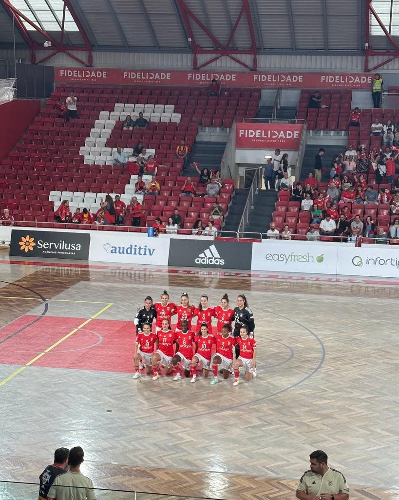 @adidas #FutsalBenficaFem | ▶ Começa a partida!

5️⃣ inicial: Ana Catarina, Inês Fernandes, Maria Pereira, Janice e Fifó.

#SóHáUmBenfica