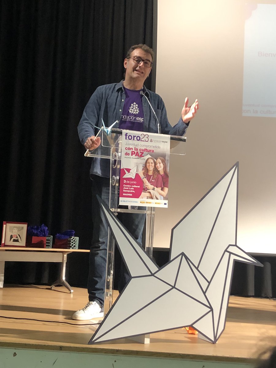 antoniollorsi's tweet photo. #ForoEsplaiCulturaPAZ #ForoFE23 la Juventud comprometida con la cultura de PAZ pone su énfasis en los #ODS @laruecaas con sus #girlstech en #BITaminadas https://t.co/yDj9ngXBic