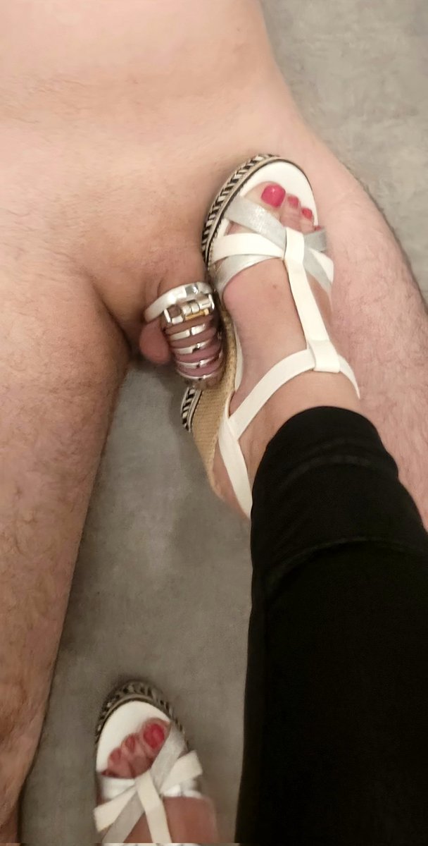 Soumisdu_76's tweet photo. 2 ) Chaussure compensée pour l'été qui arrive 

#Chaussure #Compensée #pieds
#footfetish #chastity #cage #mistress #slave #femdom https://t.co/4bnD5Y0fjs