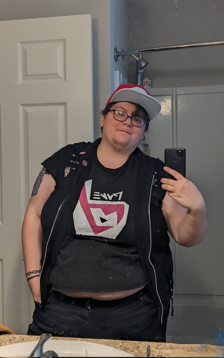 AcornTwee's tweet photo. @morganyorkwrite Hello fellow water gym leader! Gonna not use the piccrew cuz I happen to be dressed up in Pokemon AT THE BEACH irl today.
Oh what, this shirt? Don't worry about it ;) https://t.co/w5604uIKRz